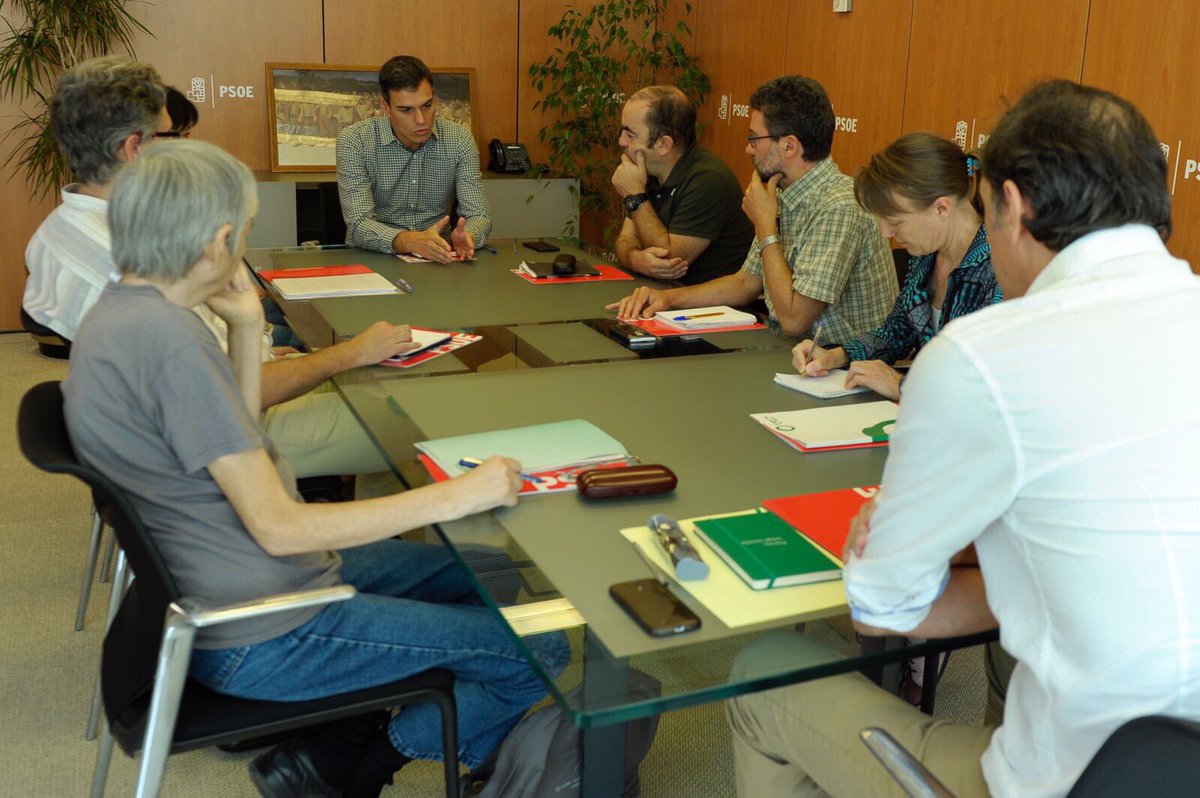 sanchezcastejon's tweet photo. Crearemos un área de Transición Ecológica cuyo papel va a ser determinante en el nuevo proyecto socialista.
🌍https://t.co/LqSmxtTRrv https://t.co/CbSYkWhrJe