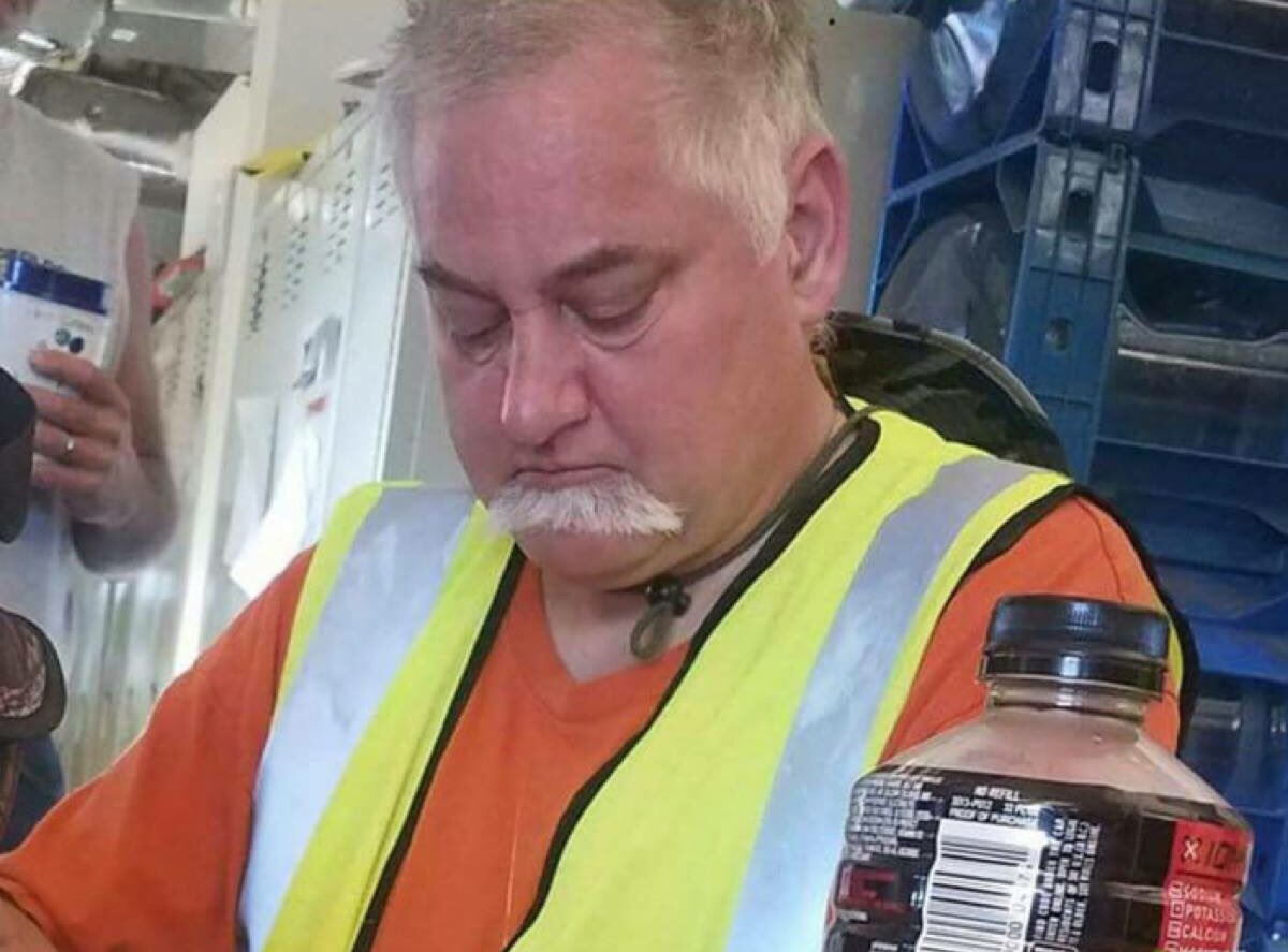 Wanneer je zo hard niest dat je snor van lip verandert