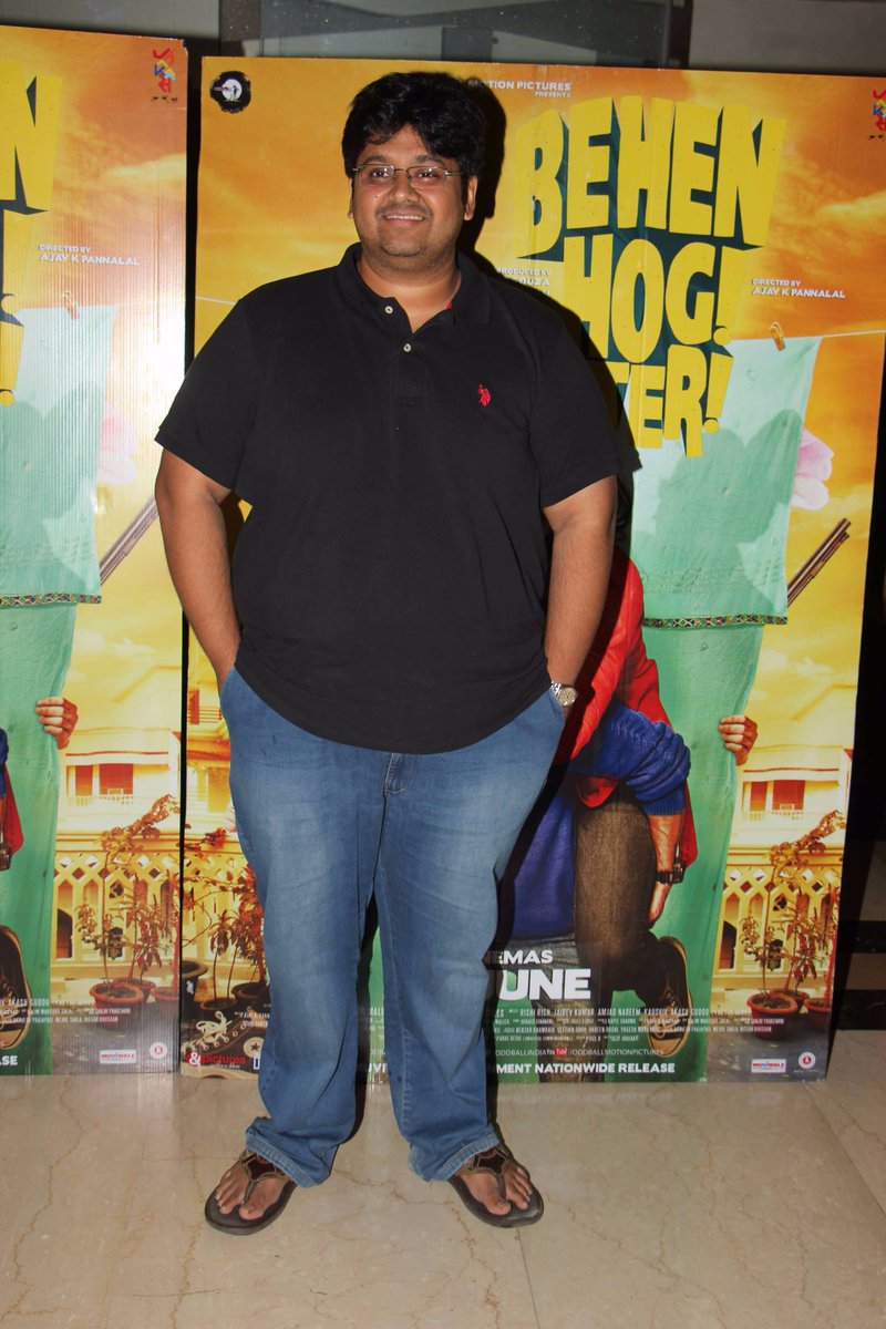 JustShowbiz's tweet photo. AMUL VIKAS MOHAN HOSTS A SPECIAL SCREENING OF #BehenHogiTeri https://t.co/qHhMTDqVvn @amul_mohan @GulshanGroverGG @TheGautamGulati https://t.co/QNARZC7Iwp