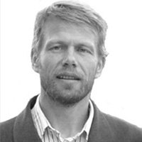 Magne Jørgensen er sjefsforsker v <a href="/simula_research/">Simula Research Laboratory</a> , professor ved <a href="/UniOslo/">Universitetet i Oslo</a> og rådgiver i <a href="/ScientaIT/">Scienta</a> . Du møter ham på #eval17