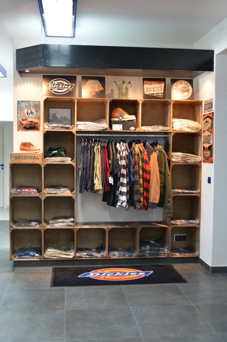 USCar_World's tweet photo. New Dickies Streetwear Stuff arrived 👍 #Dickies #Dickieslife #Streetwear #Oldschool #Vintage #Heritage #Lifestyle #Rockabilly https://t.co/gq1AmugawD