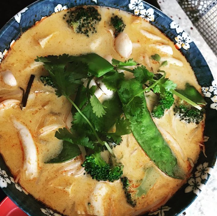 Eat happy only at LAut!
#authentic #original #funfood #dessert #datenight #malaysianrestaurant