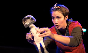 rcavmedia's tweet photo. A Strange New Space on this July @WatersideArts an enthralling one woman show for children ages 4+ #familytheatre https://t.co/wVfBTEexIp https://t.co/M81FKGd2FH