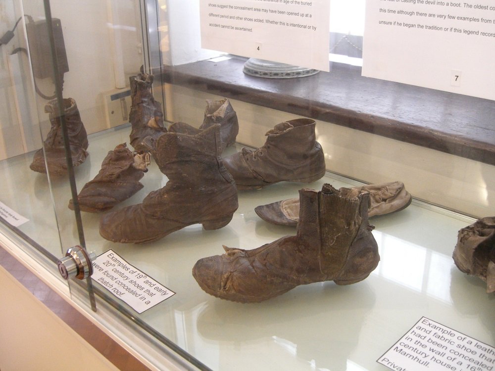 helen_baggott's tweet photo. New exhibits at Stur Museum should keep @MarkLewis1858 on the straight and narrow…
https://t.co/nt0hPUPeES
#swanskin #hiddenshoes https://t.co/x8GlR8jhAH