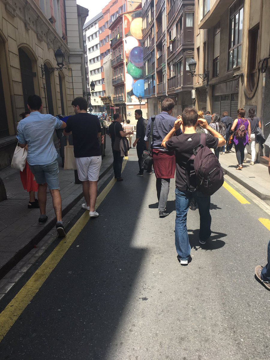 infoTYF's tweet photo. #Tyfsters saliendo de @BilbaoArte. Hoy nos hemos retrasado así que a la tarde retomamos el curso a las 16:30. On egin! #TYF2017 https://t.co/RgOzCwdwGD