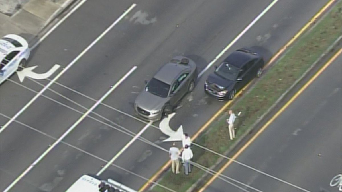 Miami police officer taken to hospital after crash bit.ly/2rENsTC https://t.co/7Fkp4Qu8go