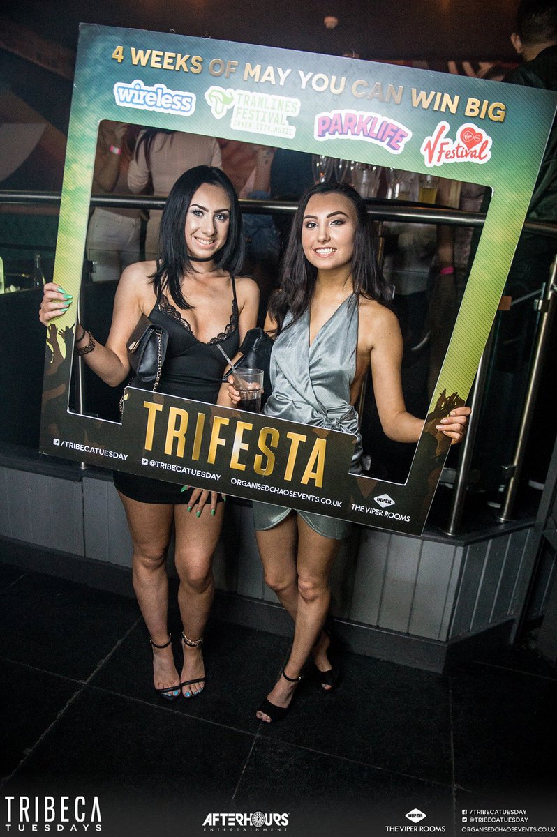 PappframesRF's tweet image. . @TribecaTuesday #Trifesta Tuesday #Pappframe @Viper_Rooms #Sheffield. 🍾📸 pappframes.co.uk
