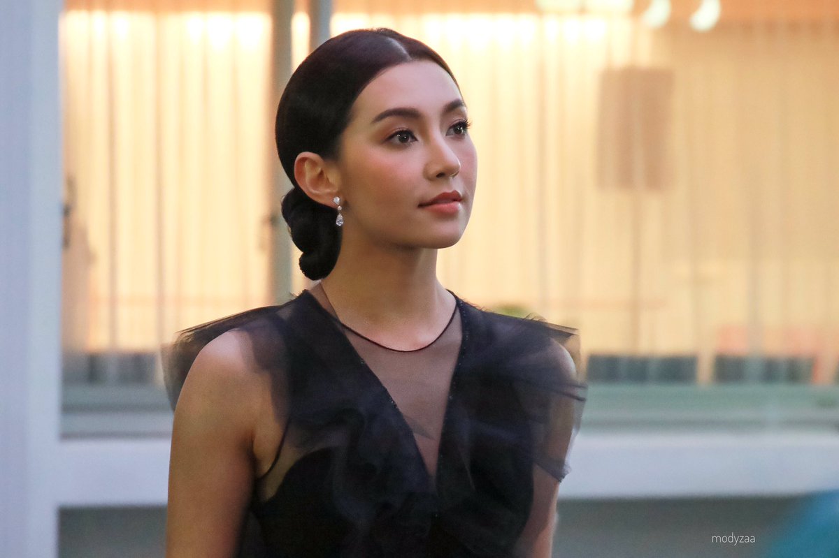 modyzaa_bs's tweet image. น้องเบลล่า สวยจุง🙆🏻🙆🏻😍 #NineEntertainAwards2017