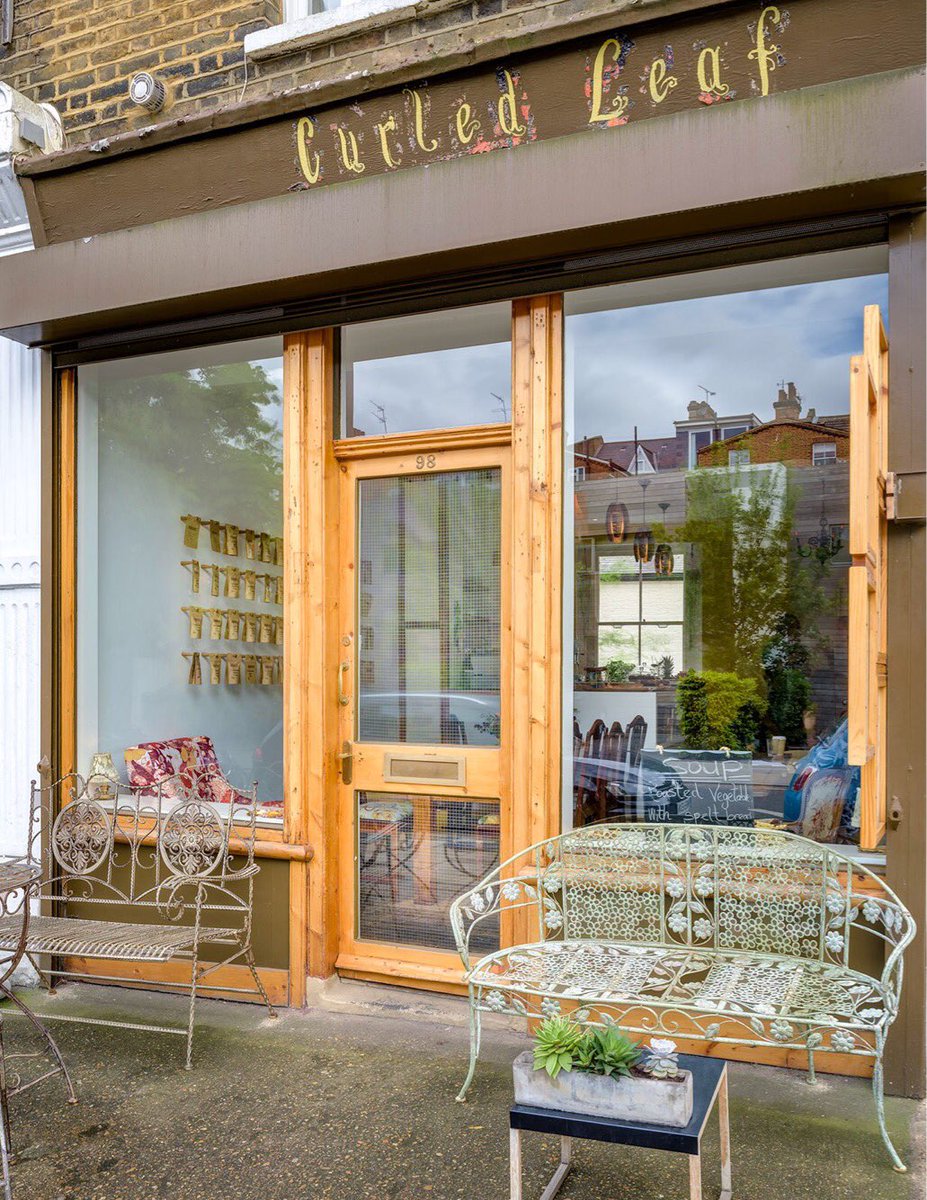 CurledL's tweet photo. Light ⚡️ at #CurledLeaf 📸 by #IlirRizaj #VegetarianFood #WestHampstead #MillLane #Yoga #Acupuncture #LondonCafe #LondonTeaHouse https://t.co/SxpVV0jN5w