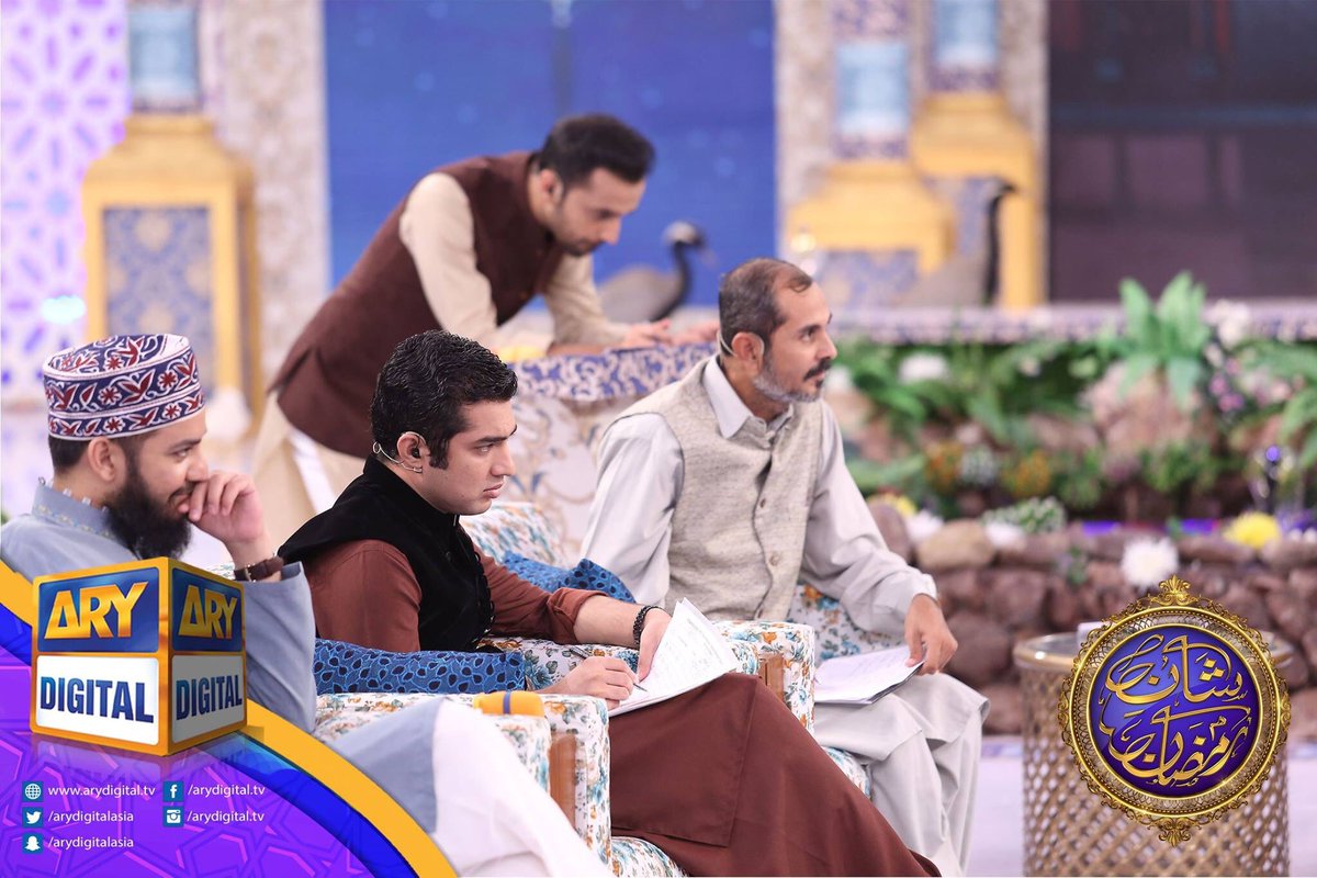 muneezamehboob1's tweet photo. Joru ka gulam
Teri azmat ko salam😂
What an interesting topic in #zavya
#ShaneRamzan on @arydigitalasia @WaseemBadami @iqrarulhassan 😊😊 https://t.co/Kmczxgwv5R