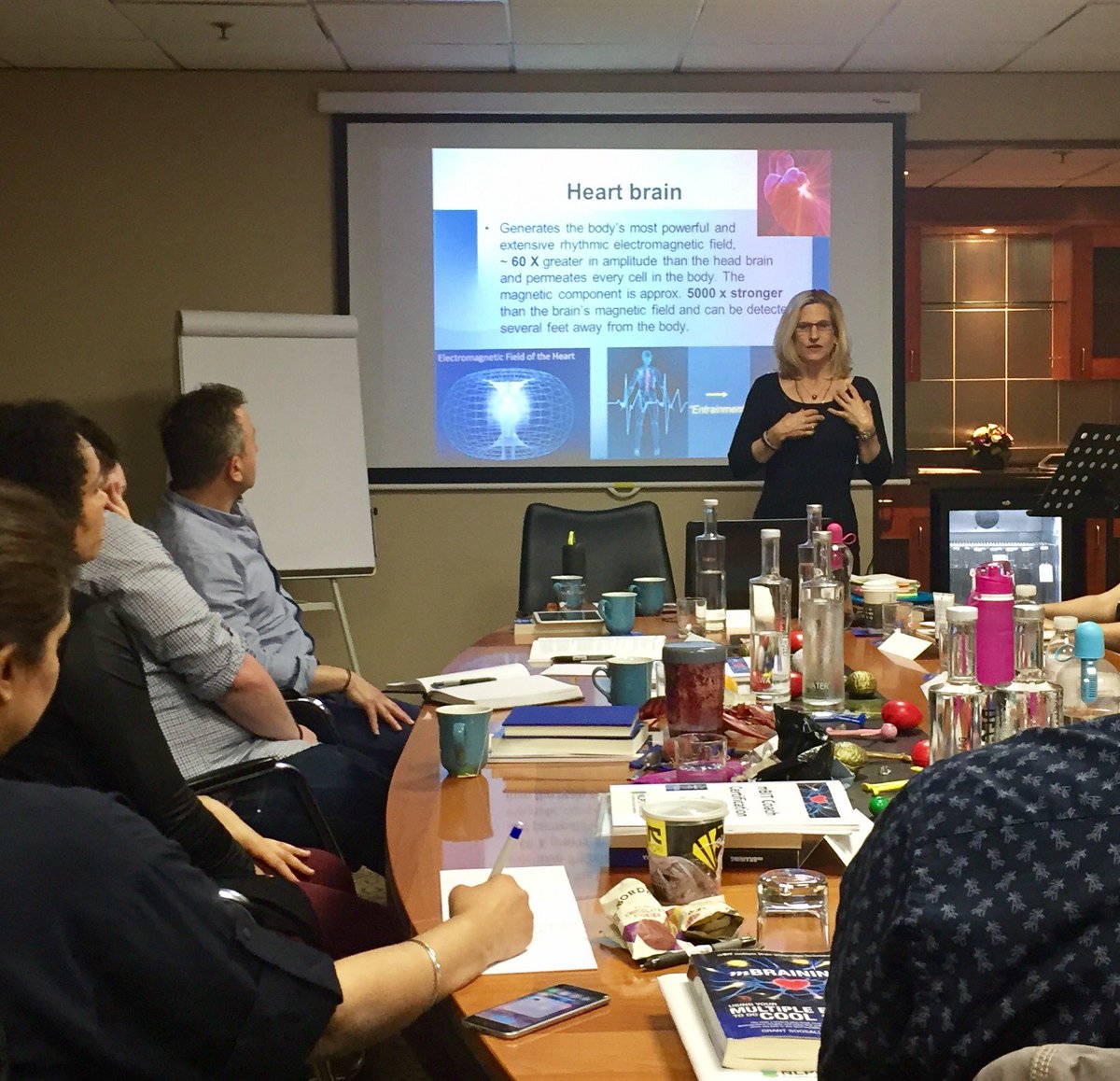 DbdDara's tweet image. Lisa in her flow sharing entrainment. @PuzzleFit @NLP_Dynamics @mBIT4success @PeterCaryotis  @stevenhaggerty