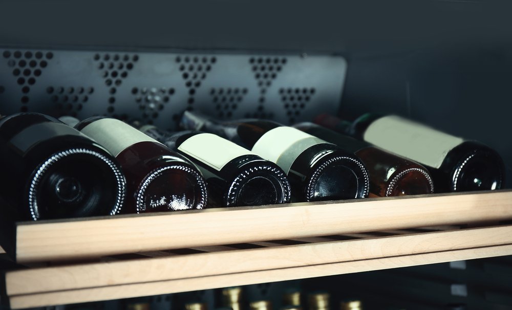 Behind_theBar's tweet photo. You're probably serving your white #wine too cold and your reds too warm. https://t.co/6xCiQMHrZq https://t.co/bxvnZW13gr