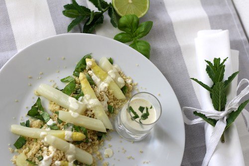 Kitchen_Couple's tweet image. Sommer, Sonne, Sonnenschein... und Spargel! Diese unvergleichliche Kombi beschert euch… kitchencouple.de/honig-spargel-…