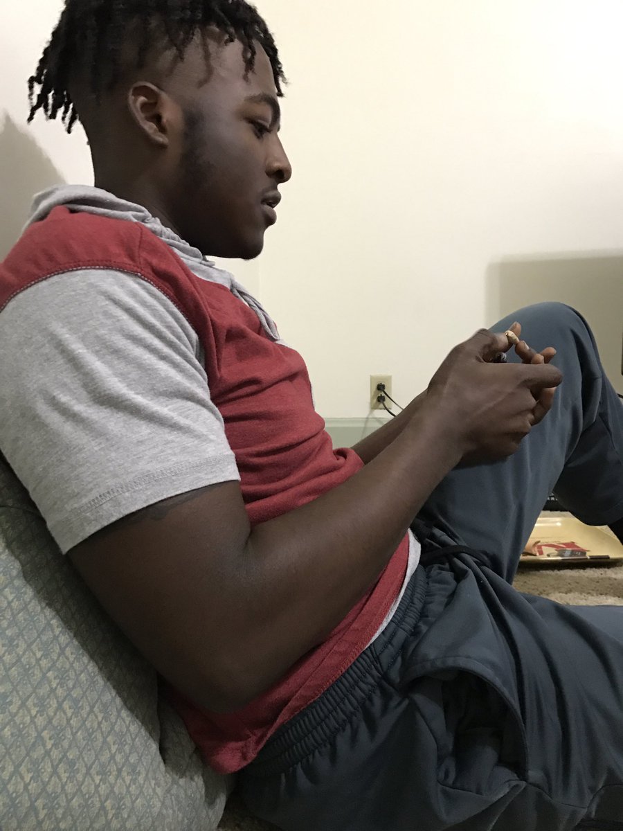 DwillyVibes's tweet photo. Happy Birthday to my nigga @undftdbell ❗u say we like eli n payton #BoofClub https://t.co/mpA9Y9wb8o