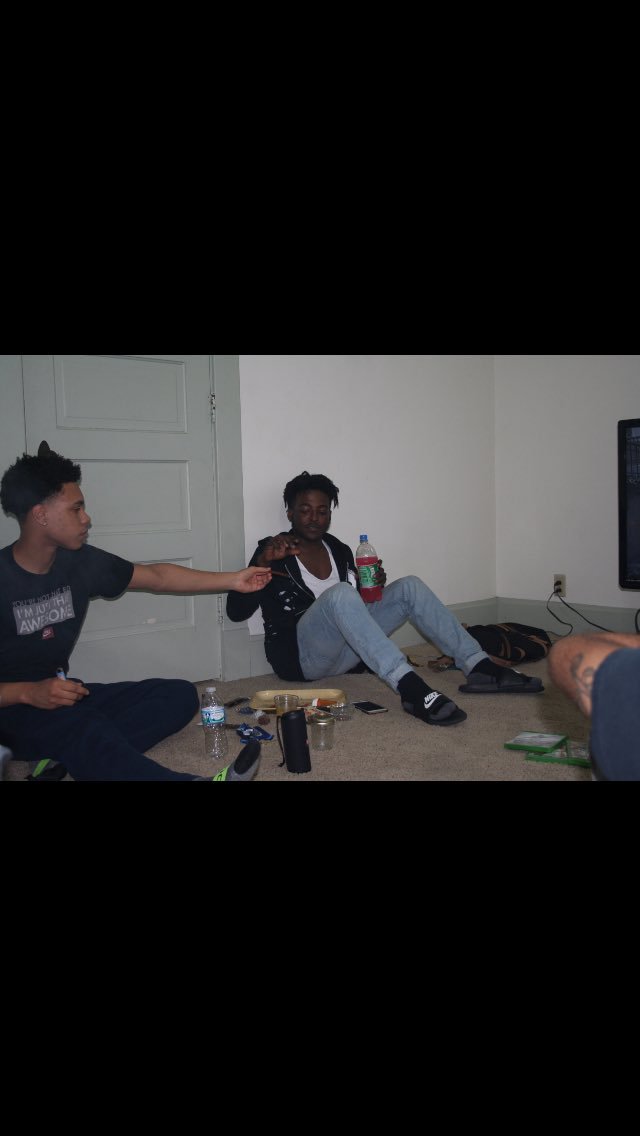 DwillyVibes's tweet photo. Happy Birthday to my nigga @undftdbell ❗u say we like eli n payton #BoofClub https://t.co/mpA9Y9wb8o