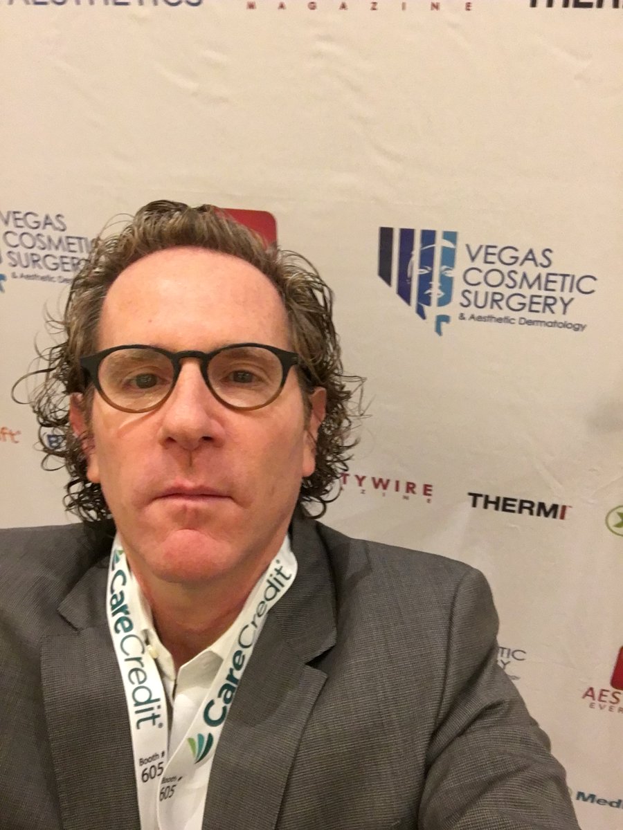 DavisCPS's tweet image. Taking it all in at this year's Vegas Cosmetic Surgery Meeting! #VCS2017 #plasticsurgery #aheadofthecurve #latestandgreatest