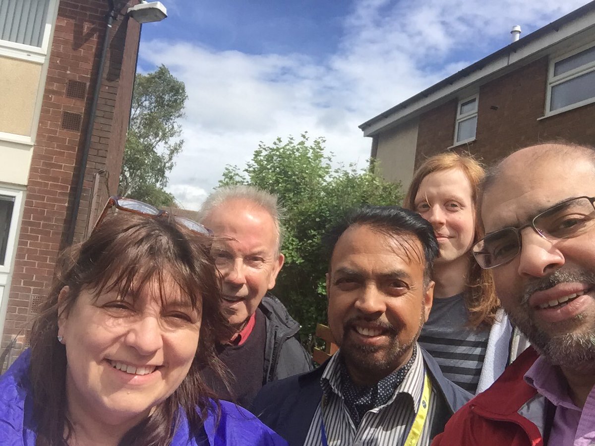 RabnawazA's tweet photo. Positive #Gotv for @IvanLewis_MP in Bury South with @wonderful1956, @JPWLC, @janeslewis &amp; Peter #Votelabour #GE2017 https://t.co/Y2xRNT7tkZ