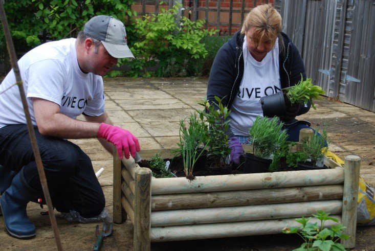PoppyLegion's tweet photo. Read how 25 lovely @CoventryBS volunteers transformed the garden of our care home: https://t.co/pDRzJroKEC #volunteersweek https://t.co/rfMGsxtX0o