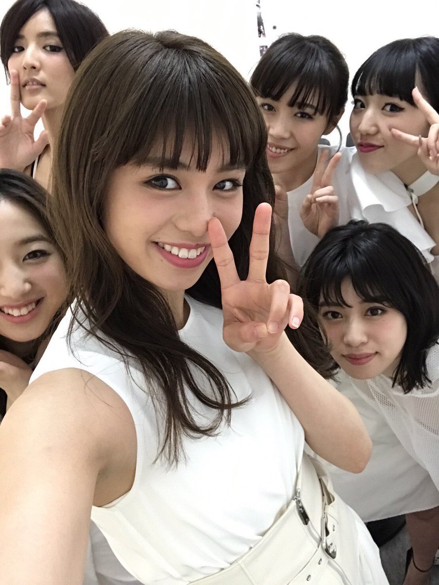 晴美お誕生日おめでと〜🎉🎉
いつも笑顔でいる晴美が大好きです💕💕
これから、色々大変になっていくと思うけど頑張ってください❗️❗️

#HappyBirtday佐藤晴美 
#HappyBirtday佐藤晴美 
#HappyBirtday佐藤晴美
#Flower 
#EG