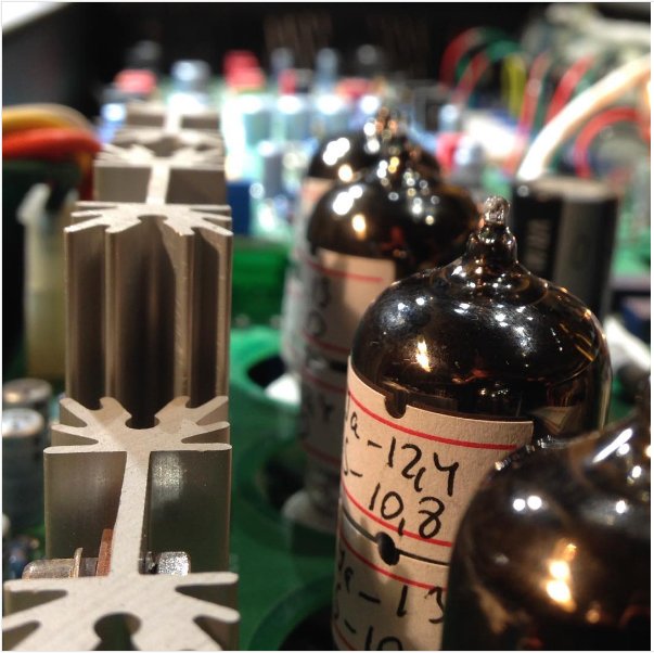 ageofaudio's tweet image. @braingasm_lab NOS matched quad soviet #tubes on #channel #strip #Avalon 737 | #audio #gear #recording #engineering
@ageofaudio