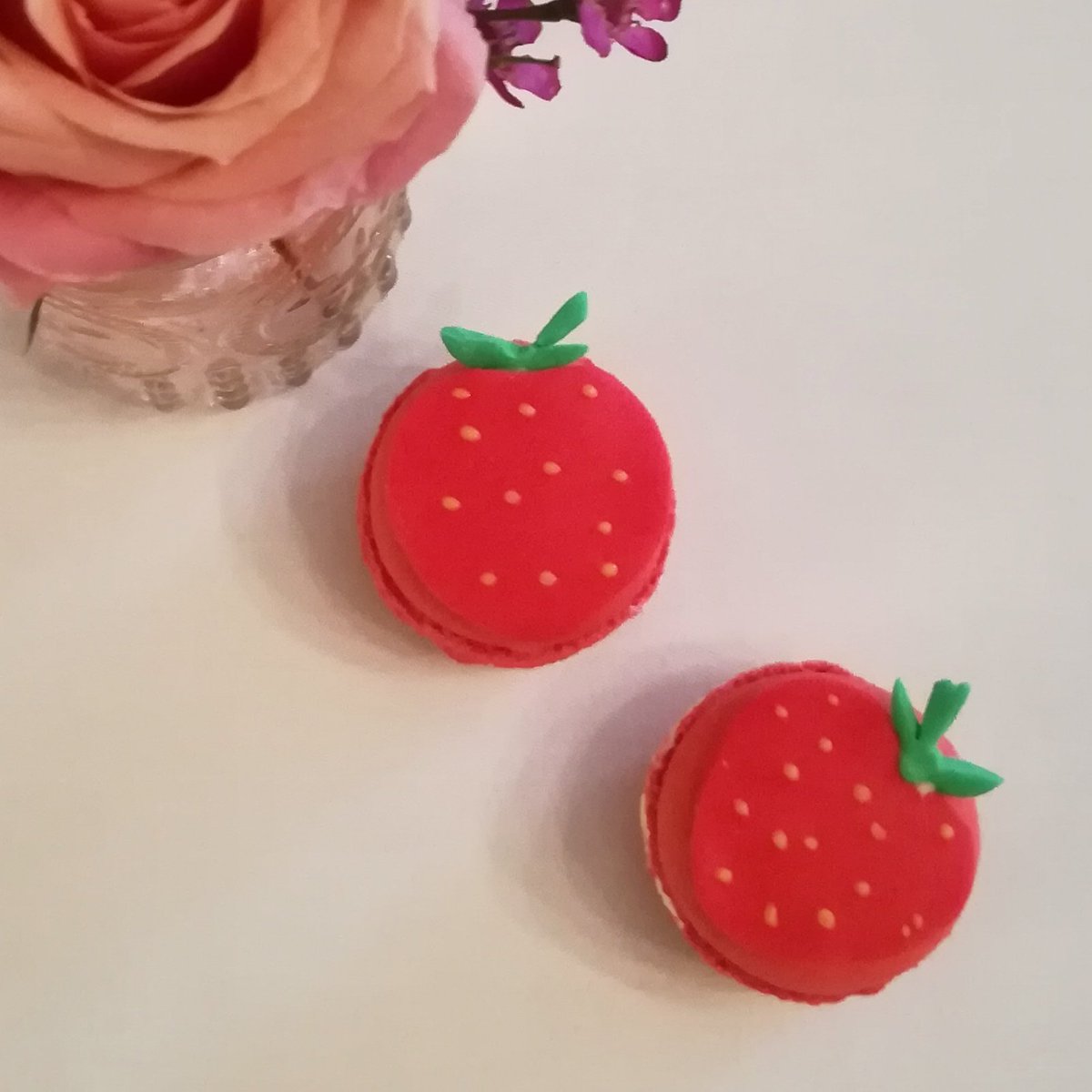 Delicious Wimbledon Afternoon Tea samples in from <a href="/Claire_Clark/">Claire Clark</a> <a href="/PrettySweetLon/">Pretty Sweet</a> today! 🍓