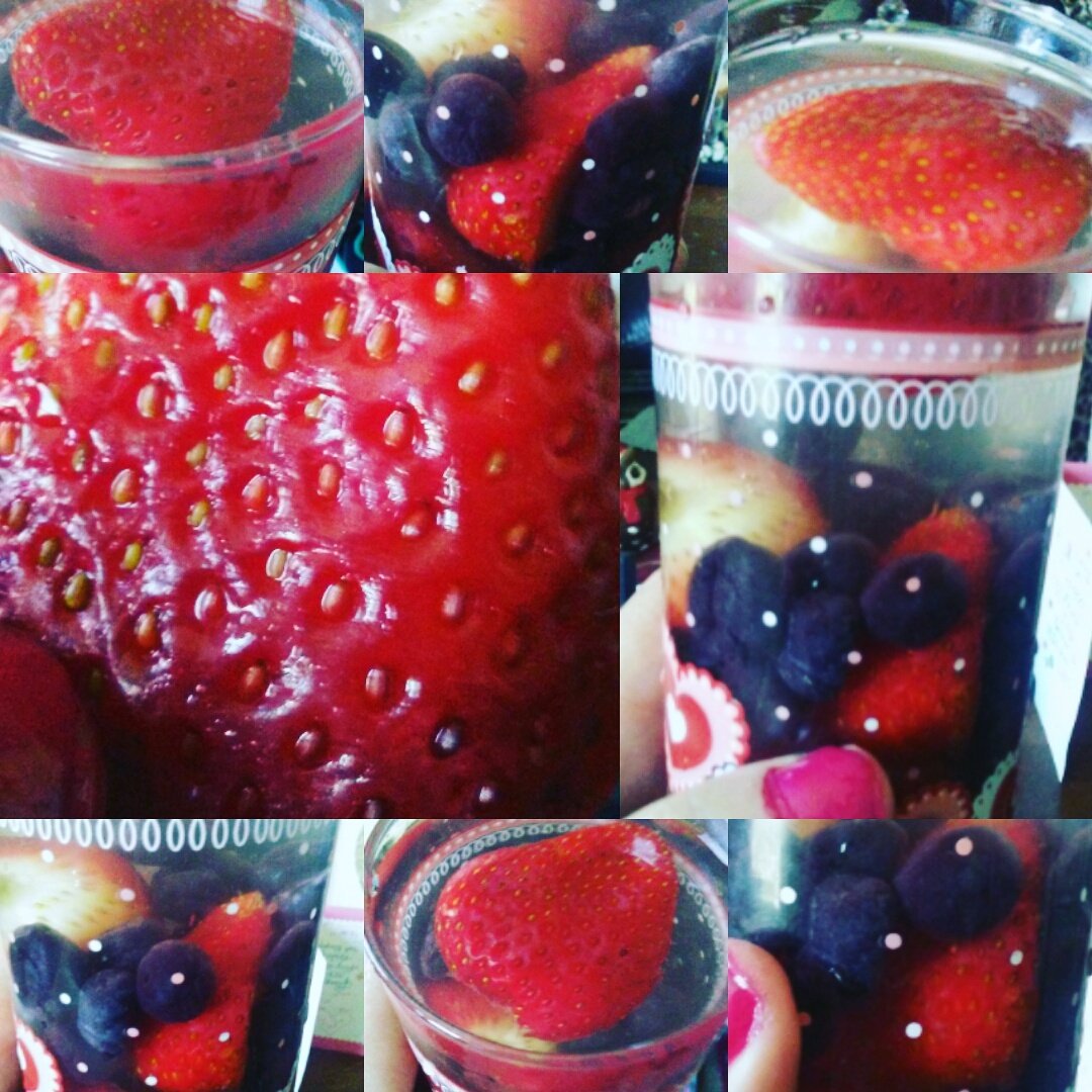 DoreneShaver's tweet photo. #fruitwater #peefect for hot summer days #spring water only n washed #freshfruit i call it my #lifewater😍😍😍 https://t.co/Y7q1uPvPec
