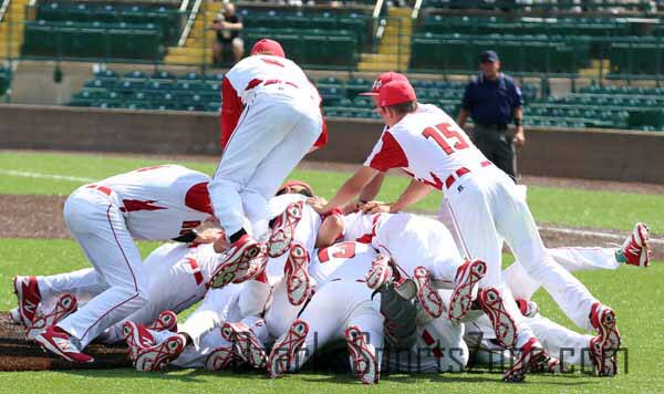 OzarksOzone's tweet photo. Fresh off their first state baseball title, the Houn' Dawgs of Aurora are today's "Best of 2016-17" gallery: https://t.co/ksXFbcUtpD https://t.co/sO1Xp85bYd
