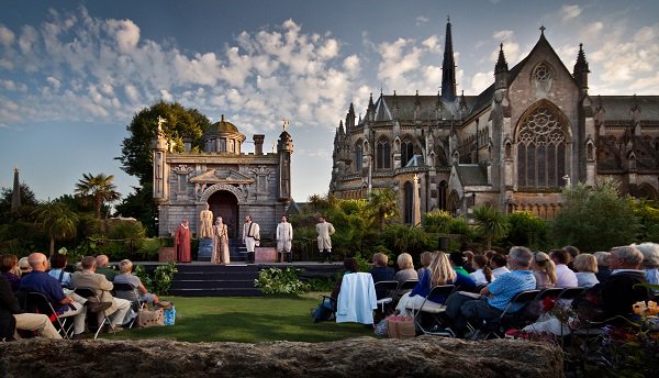 ArundelCastle's tweet photo. In August, we will host two enchanting performances of #Shakespeare's A Midsummer Night's Dream. Buy tickets online: https://t.co/qcGf7fMUdn https://t.co/v2kRgGV8JT