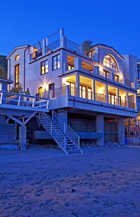 billionsplus's tweet photo. Retweet if you want to live here 😍 https://t.co/xXfO7RSbik