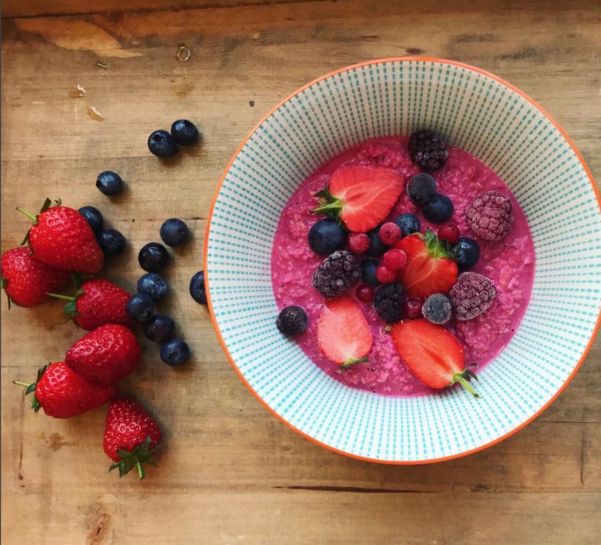 SpringGreenLDN's tweet image. Our Berrytastic Beetroot + Berry Oat bowl (added sugar free!) for our clients this morning 💜 The perfect healthy and delicious breakfast 🙌🏼