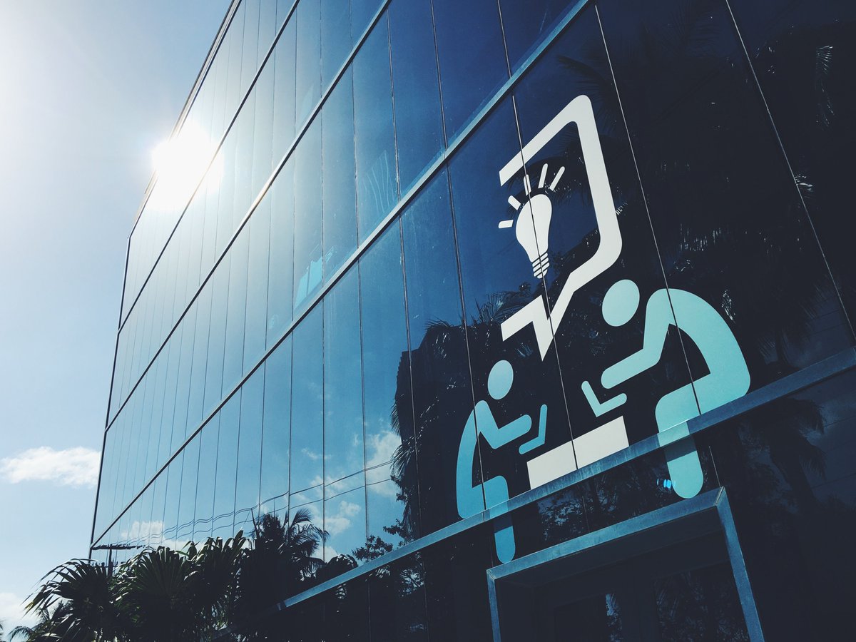 CreativeMornings happening tomorrow in the am <a href="/axisspace/">Axis Space</a>. Grab a free ticket to our breakfast lecture creativemornings.com/talks/tim-hasse #cmftl