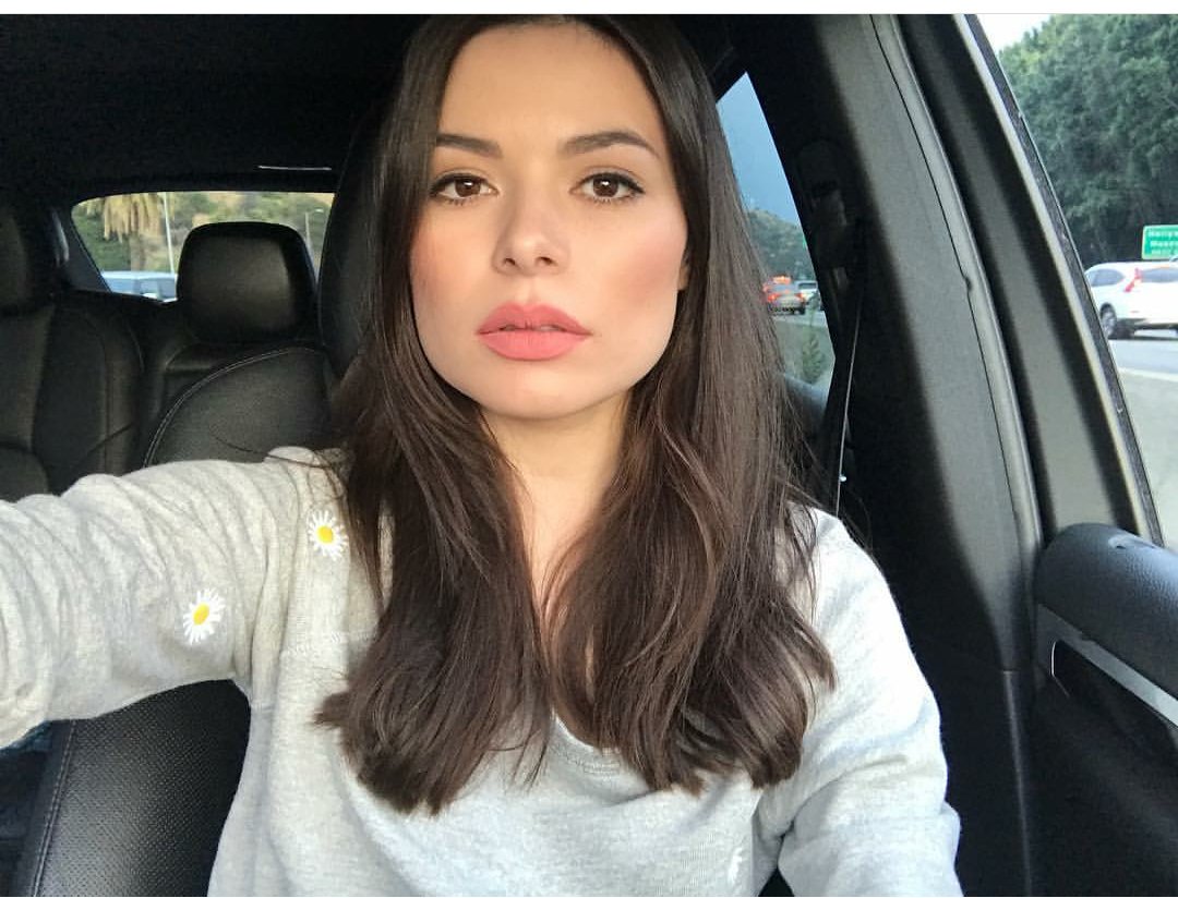 @MirandaCosgrove.