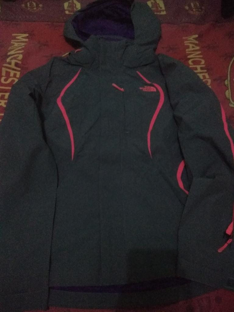 sobex_'s tweet photo. Size tnf M womens  @benbenavita @rheevarinda @mariananissa @ https://t.co/jU2ig0xlw1
