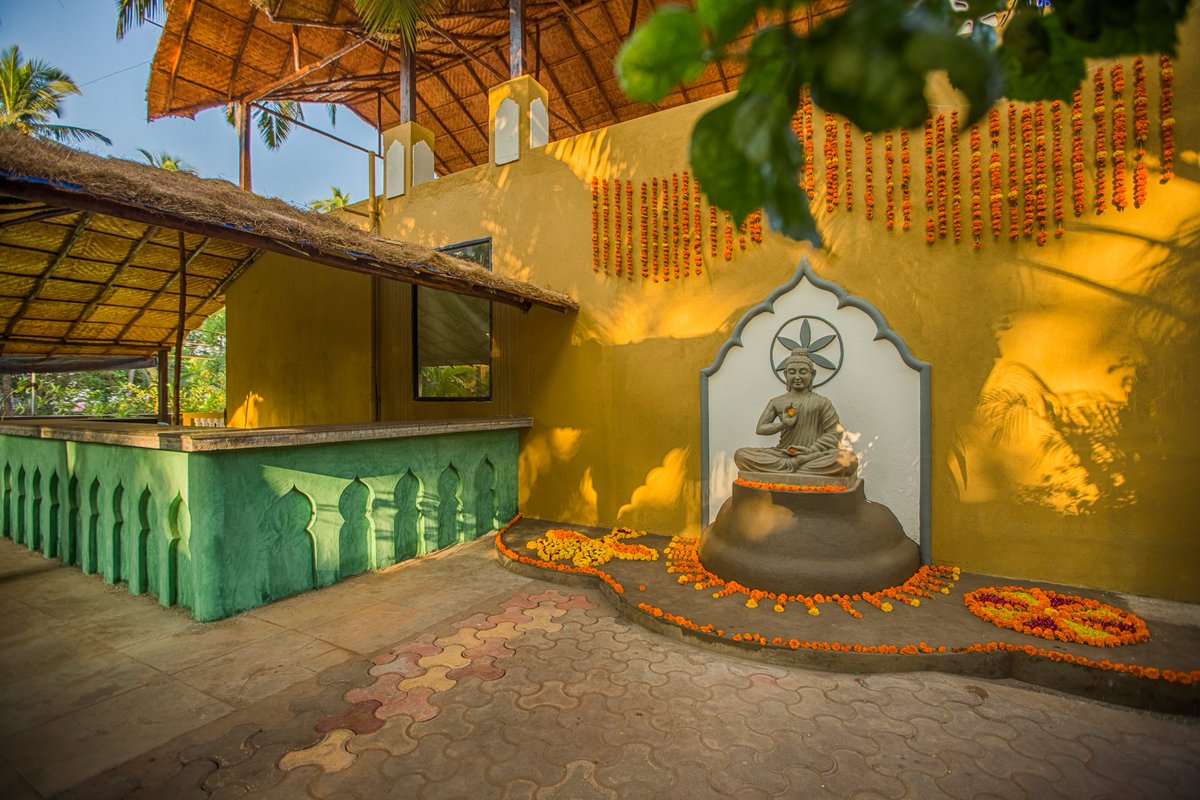 DevaryaWellness's tweet photo. #Devaryawellness - join us for #yoga #yogaretreats #yogaholidays surrounded by tropical gardens & overlooking the sea #nature #goa #india https://t.co/HWaTe6Y6b2