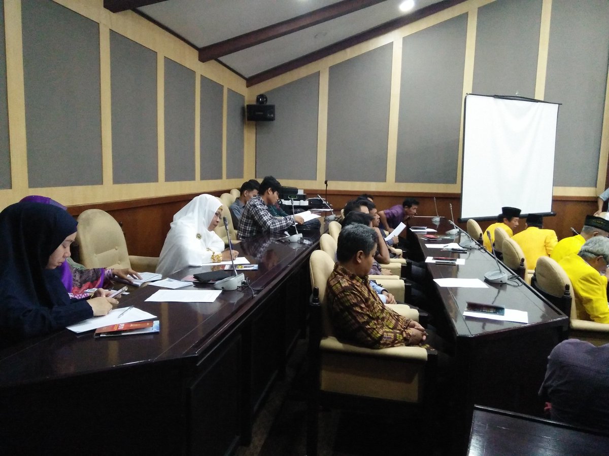anin_prima's tweet photo. 3.c. Islam dan pancasila dan kebinekaan Indonesia bukanlah suatu hal yg bertentangan.. #hotdiscussion #hotevening 😊 https://t.co/sxFVO82qzJ