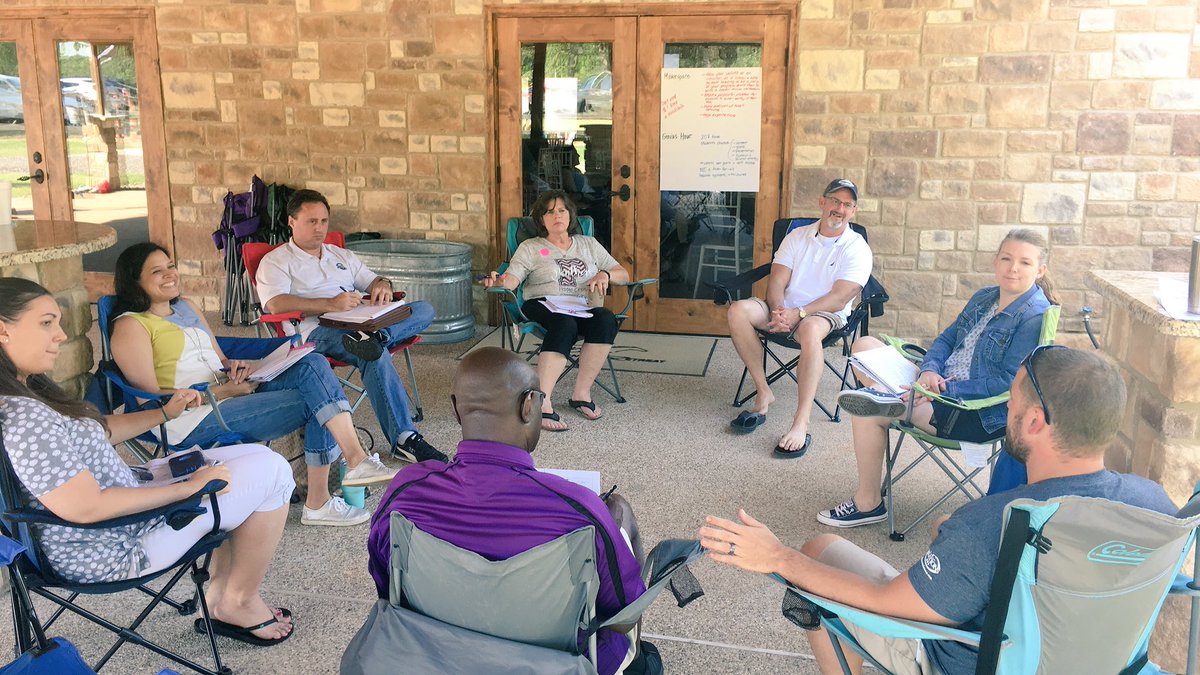 aaron_hogan's tweet photo. Could it be a more beautiful day for #EdCampSALI? #CSISDchat https://t.co/kfOTw5sIl5