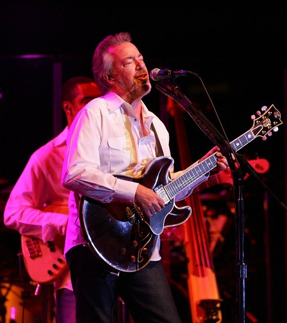 HaPpy BirThDaY!! to the smooth vocals and GRAMMY Winner Boz Scaggs. 