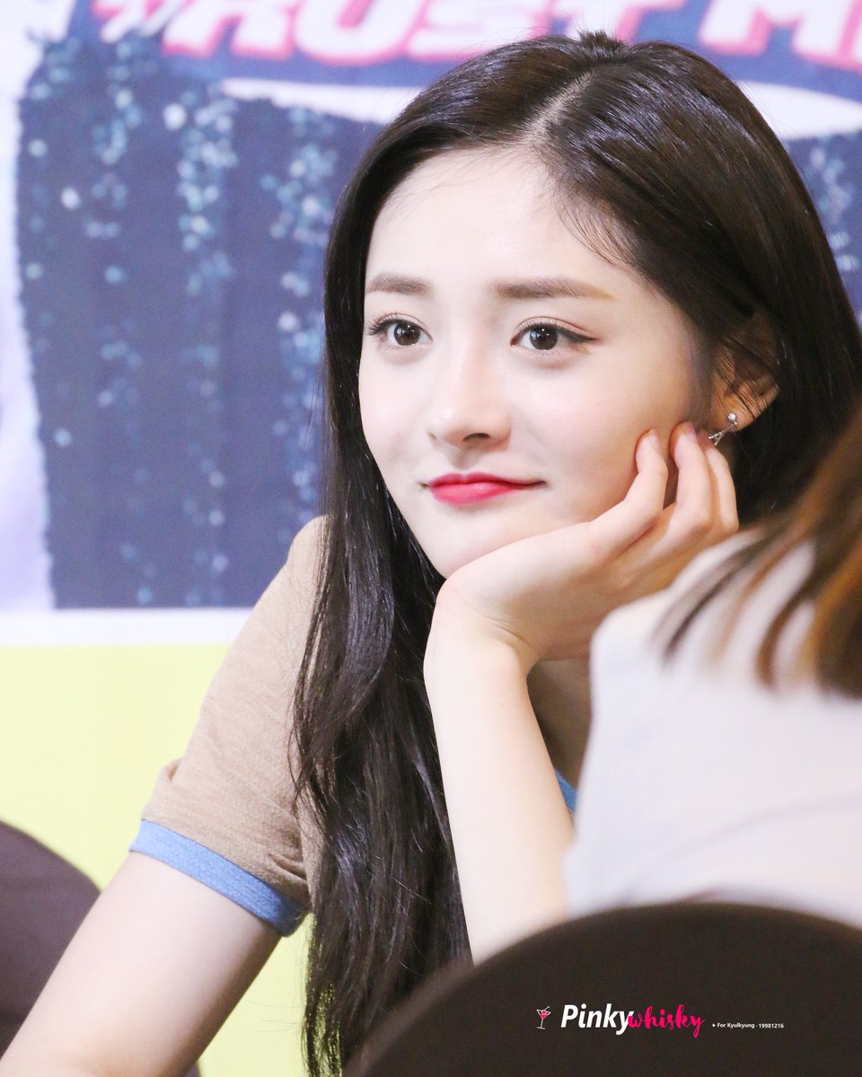 PinkyWhisky's tweet photo. 170604 부산 팬싸 HQ

#周洁琼 #주결경 #Kyulkyung #프리스틴 #Pristin https://t.co/LBlBXBqzgX