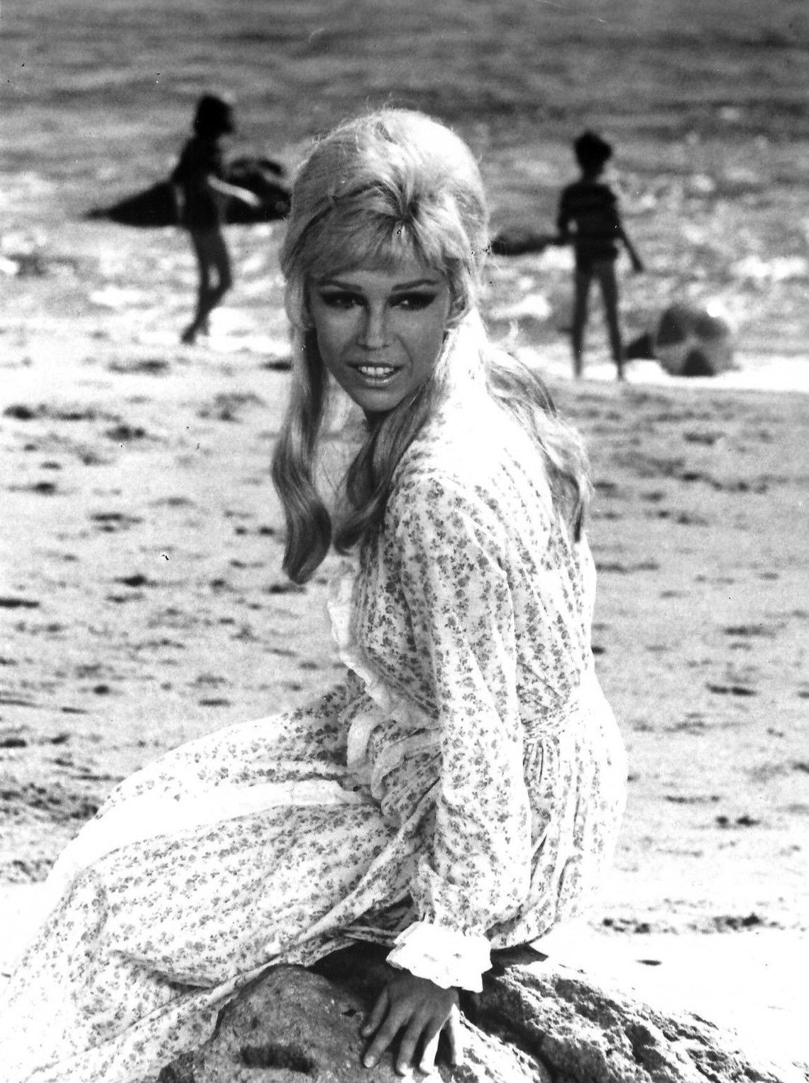 Happy Birthday Nancy Sinatra the ultimate Bond Girl!  