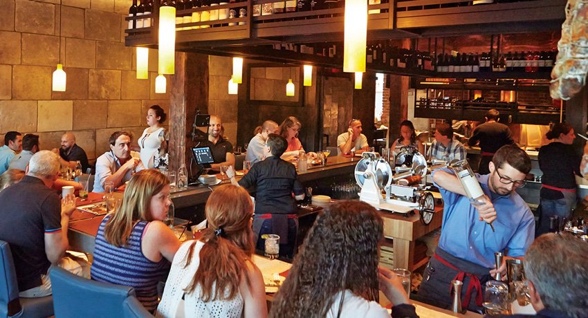 bosfeed's tweet image. The chef behind @MoodysWaltham has a lot more in store in the 'burbs and Boston: bit.ly/2s5cywz