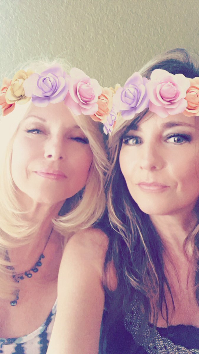 CKElevates's tweet image. Love her !!!