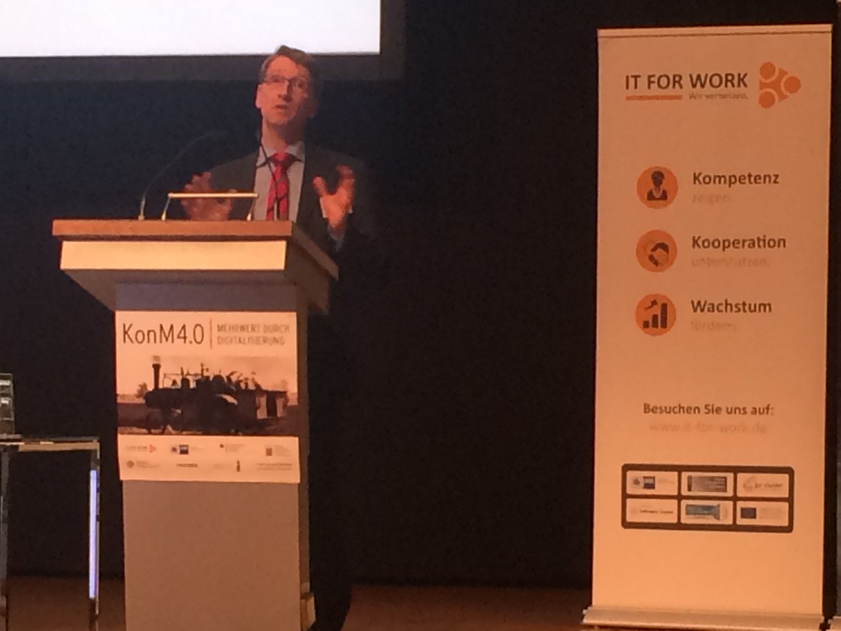 ITFORWORKeV's tweet image. Start ups sind Speed ups, so eröffnet Markus Heß, @BMWi_Bund den Start-up-Pitch auf der #KonM40 #Digitalisierung @ds_darmstadtium