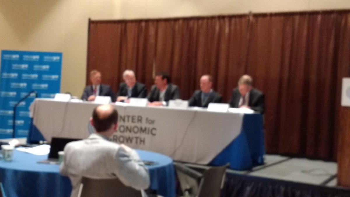 BernieMucitelli's tweet photo. Lots of good ideas exchanged #RegionalRoundtable @CEG_NY #8790summit @AppliedRobotics https://t.co/qxoos9O3u2