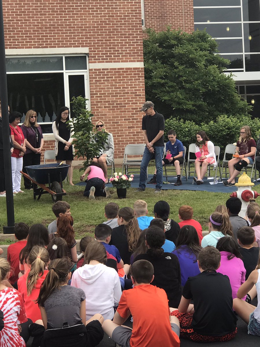 MoyerVF's tweet photo. The fourth grade team held a beautiful tree dedication ceremony in memory of Marci Yoder today. https://t.co/UnGHQWCWa1