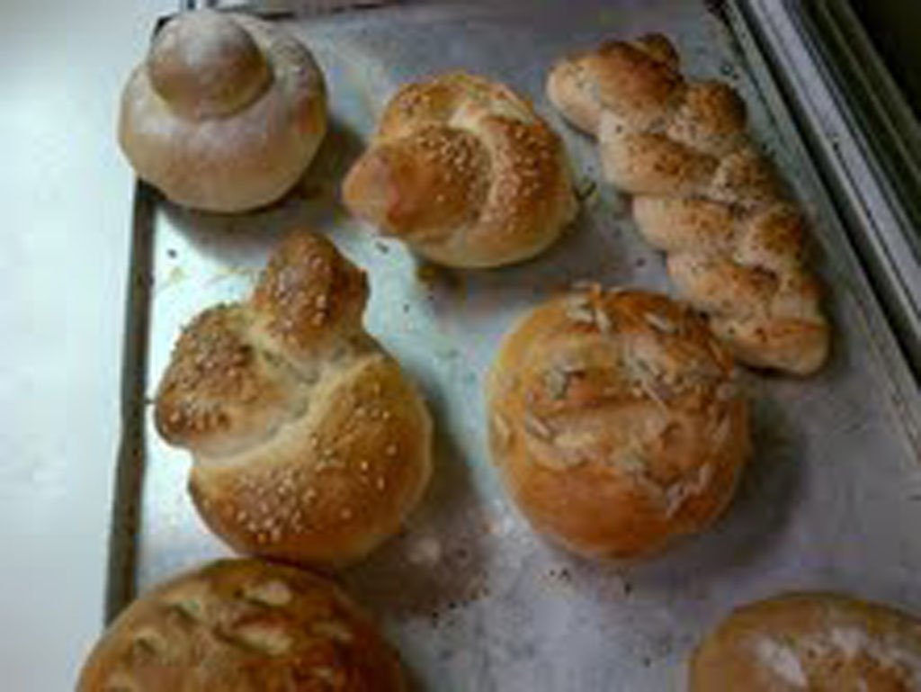 VisionEight's tweet image. Second candidate this week to reply to an email, confirming their interest in the "roll" we've sent them. #Bakers #Recruitment