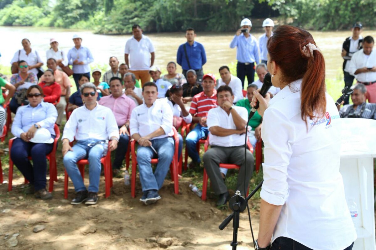 MagdalenaGober's tweet photo. Obras son amores y la gobernadora @cotes_rosa está demostrando su amor por Fundación: @MartinezMallath https://t.co/BpdegkTeSQ https://t.co/55PX4kM2ZM