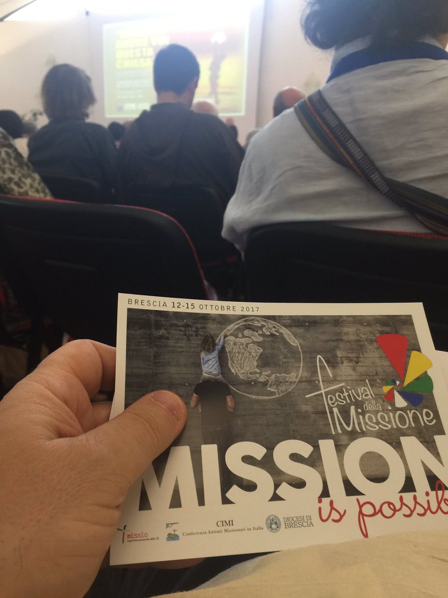 MissioFest's tweet photo. L'invito al festival della missione nelle mani di tutti i delegati dei CMD https://t.co/OA5d1NhQxT