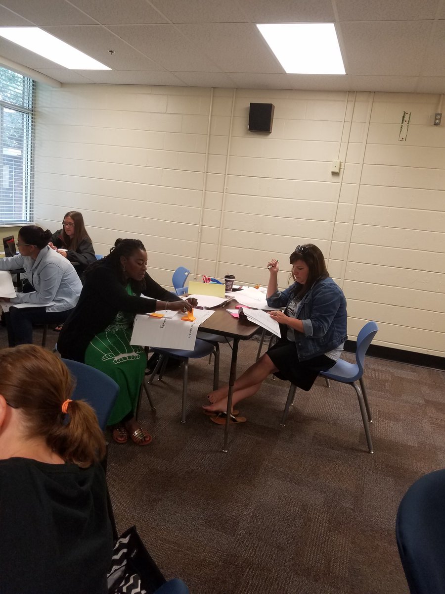 CCSDTitleONE's tweet photo. Unpacking 21st Centry skills #pbl #ccsdtitleone https://t.co/Er1gQa8Lf0