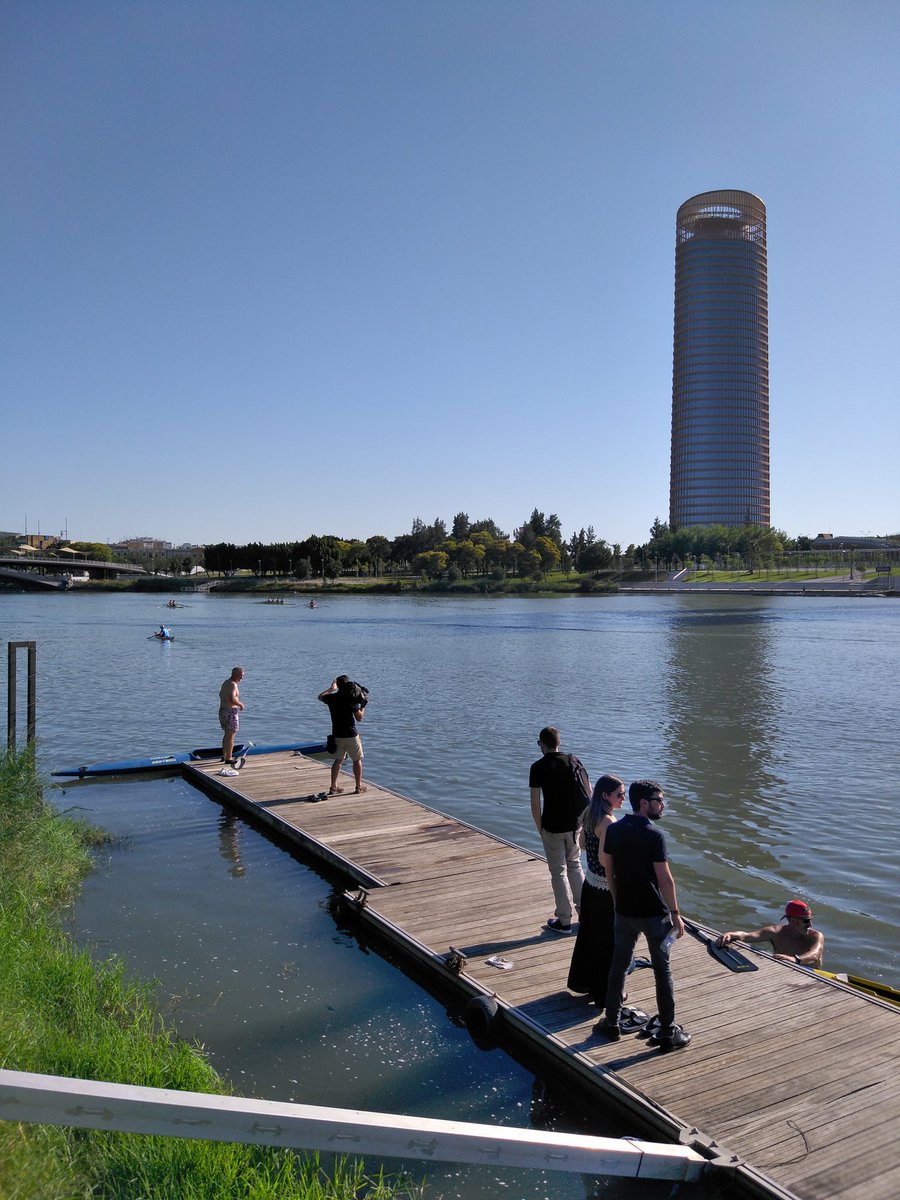 connectmalabau's tweet photo. Ayer, con temperatura "agradable" en #Sevilla, nos realizó reportaje el programa @EnRed_cs de @canalsur. ¡Gracias por todo! El 27 emisión 🌊🏄 https://t.co/VbKMBzW16G