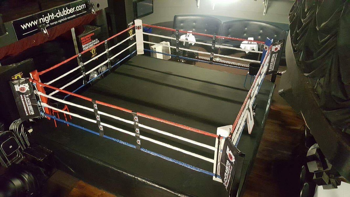 BlackBoxPromos's tweet photo. 16ft ring in Worcester #Boxing #boxingring #boxingshow #nationwide #hire #fighters https://t.co/IIkT257PDR